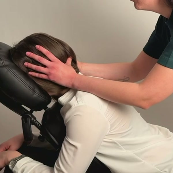 Stresslösende Nacken- & Kopfmassage